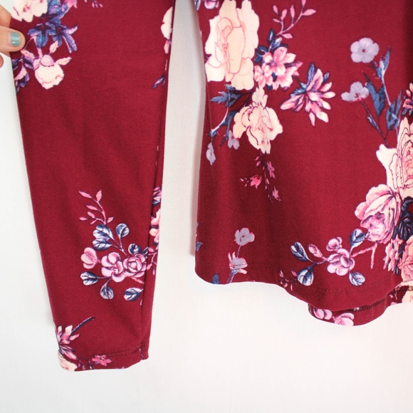 Wishful Park, Maroon Floral top w/Shoulder Cutouts - Picture 4 of 7